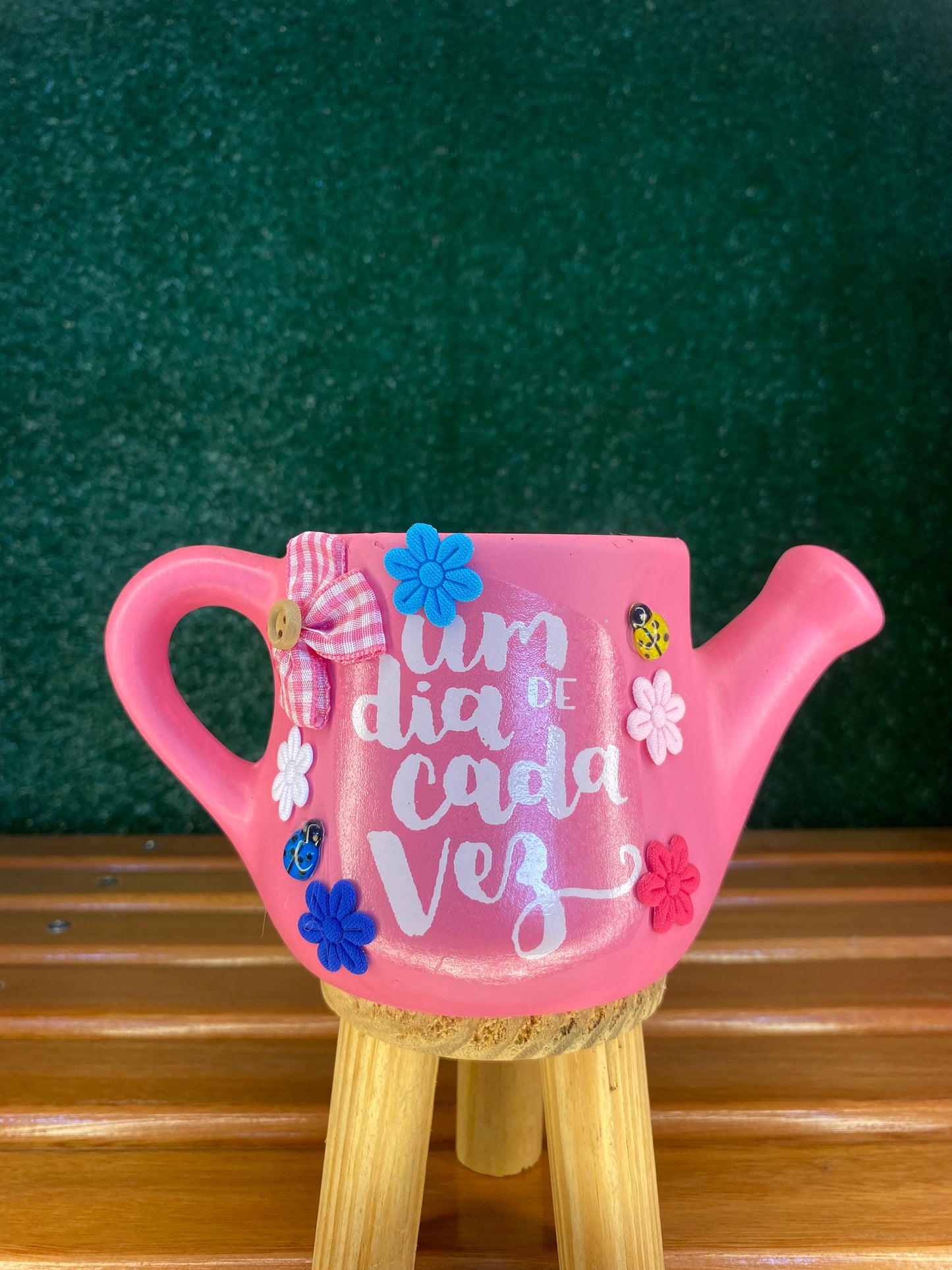 Regador de Cerâmica Artesanal Rosa