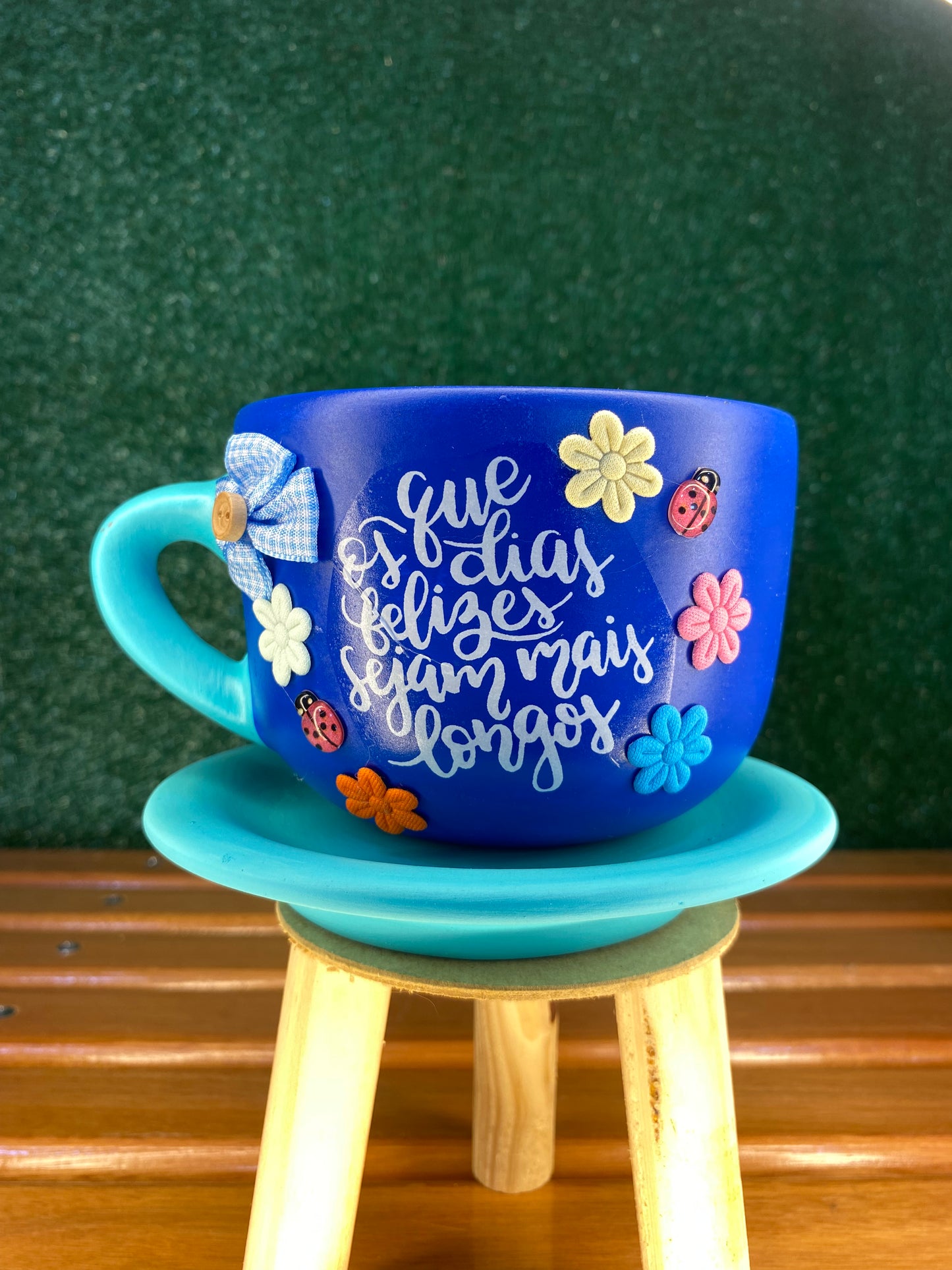 Xícara artesanal azul escuro