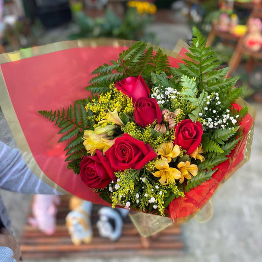 Buquê Encanto de 5 Rosas